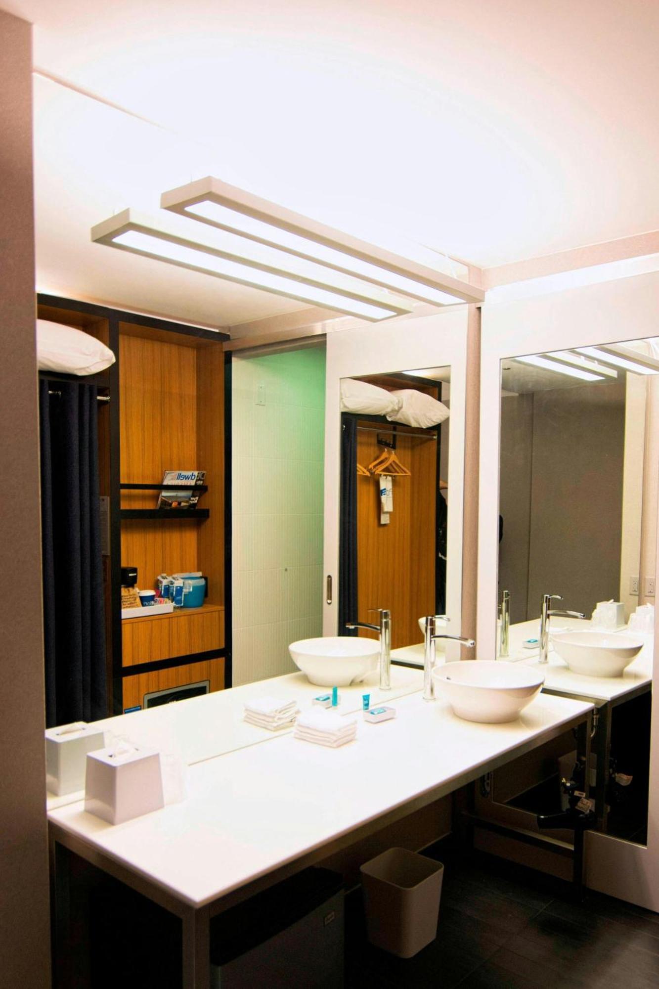 Aloft Miami Doral Hotel Bagian luar foto